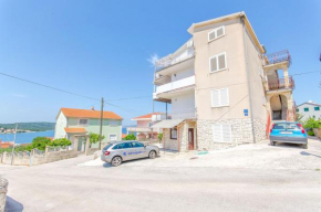 Гостиница Apartment Ljubica  Трогир